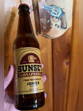 Empty Limited time Sunset Sarsaparilla glass bottle FALLOUT merch  collectible
